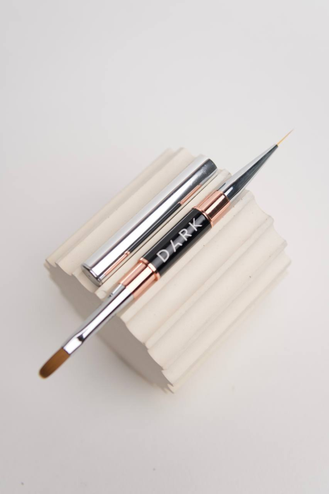 DARK Doppelseitiger Pinsel Liner + Gel