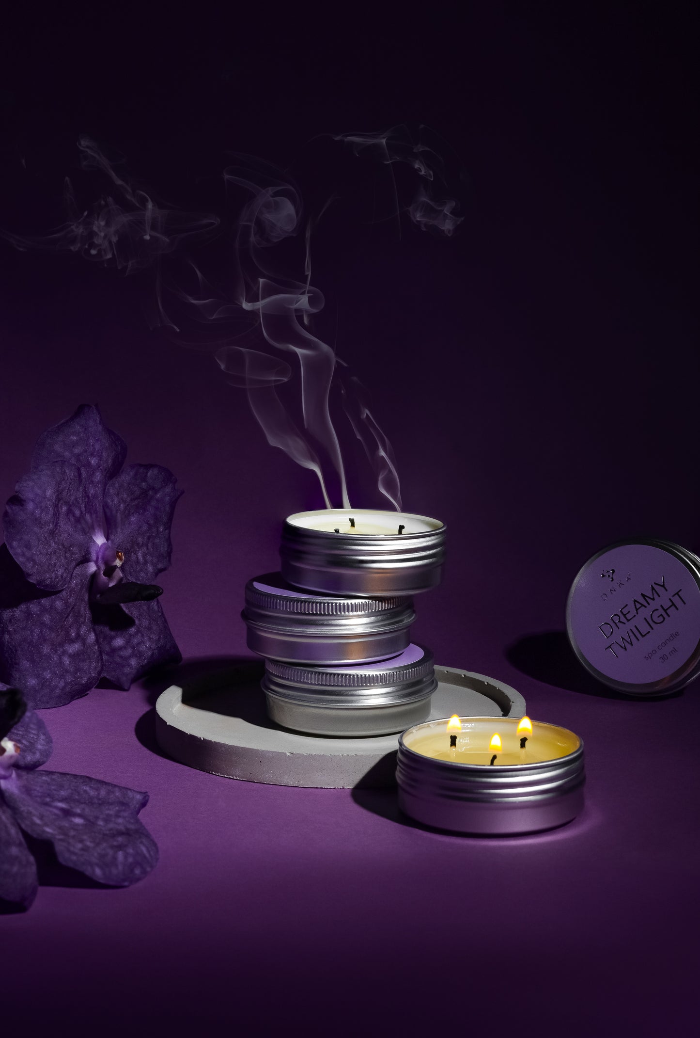 DNKa Massagekerze SERENITY FLAME mit Sandelholz-Moschus-Zitrus Duft, 30 ml